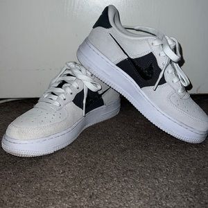 Nike Air Force 1 LV8